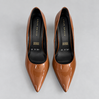 Stiletto charol camel
