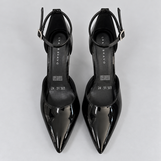 Zapatilla negra